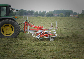 Mașini de întors fânul rotative Maschio Elia Pro 770