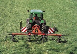 Mașini de întors fânul rotative Vicon Fanex 554