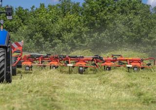 Mașini de întors fânul rotative Kuhn GF 13003 T
