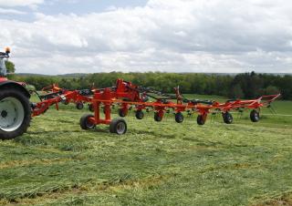 Mașini de întors fânul rotative Kuhn GF 13012
