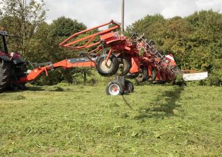 Mașini de întors fânul rotative Kuhn GF 17012