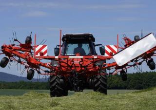 Mașini de întors fânul rotative Kuhn GF 8700