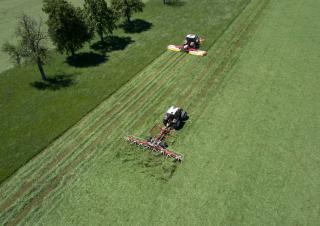 Mașini de întors fânul rotative Pöttinger Hit HT 8680
