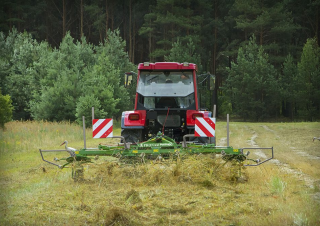 Mașini de întors fânul rotative Pronar PWP 460C