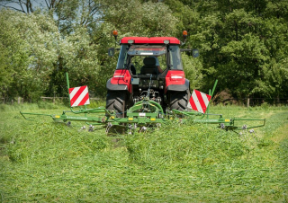 Mașini de întors fânul rotative Pronar PWP 530C