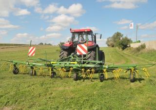 Mașini de întors fânul rotative Pronar PWP 770