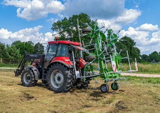 Mașini de întors fânul rotative Pronar PWP 900
