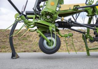 Mașini de întors fânul rotative Krone Vendro 680