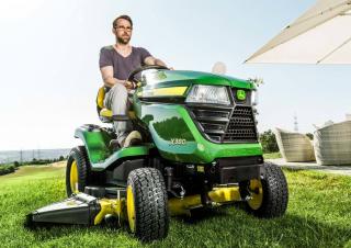 Mașini de tuns iarba Ride on și Tractoare de grădină John Deere X380
