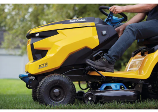 Mașini de tuns iarba Ride on și Tractoare de grădină Cub Cadet XT2 ES107