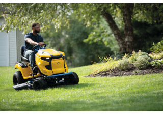 Mașini de tuns iarba Ride on și Tractoare de grădină Cub Cadet XT2 ES107