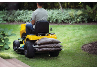 Mașini de tuns iarba Ride on și Tractoare de grădină Cub Cadet XT2 ES107