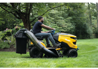 Mașini de tuns iarba Ride on și Tractoare de grădină Cub Cadet XT2 ES107