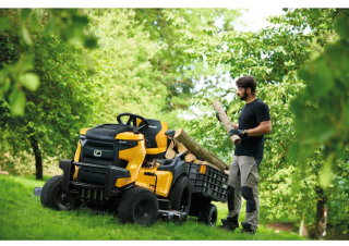 Mașini de tuns iarba Ride on și Tractoare de grădină Cub Cadet XT3 QS127