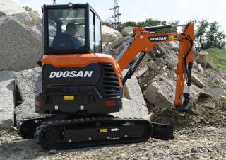 Mini excavatoare Develon DX35Z-7