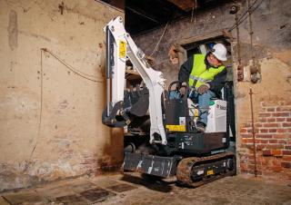Mini excavatoare Bobcat E08