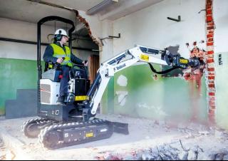Mini excavatoare Bobcat E10e