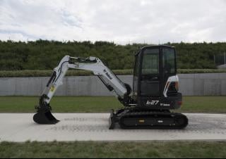 Mini excavatoare Bobcat E27