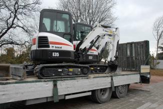 Mini excavatoare Bobcat E35