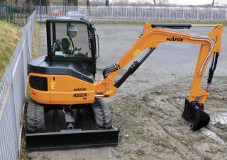 Mini excavatoare Hanix H55DR