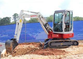 Mini excavatoare Takeuchi TB 138 FR