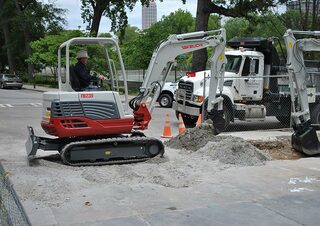 Mini excavatoare Takeuchi TB 235