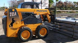 Mini încărcătoare Mustang 2054 B