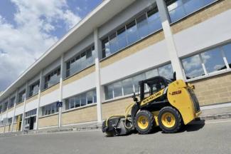 Mini încărcătoare New Holland L213