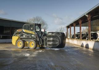Mini încărcătoare New Holland L220