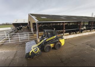 Mini încărcătoare New Holland L220