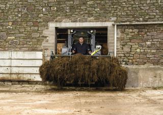 Mini încărcătoare New Holland L220