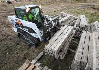 Mini încărcătoare Bobcat T450