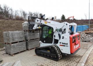 Mini încărcătoare Bobcat T590