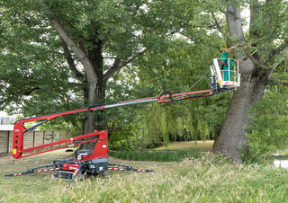 Nacele cu braț articulat Nacele cu braț articulat pe șenile Hinowa Lightlift 14.70 IIIS