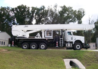 Nacele telescopice Nacele telescopice montate pe camion Bronto Skylift S53XDT