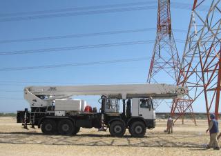 Nacele telescopice Nacele telescopice montate pe camion Bronto Skylift SI140HDT-C 