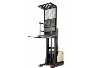 Order pickers (preparatoare de comenzi) Crown SP 4000-30