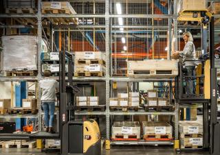 Order pickers (preparatoare de comenzi) Caterpillar NOL10P 