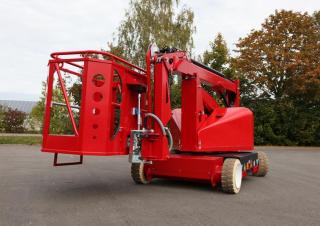 Nacele cu braț articulat Nacele cu braț articulat pe roți PB Topdino 121 D