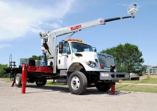 Nacele telescopice Nacele telescopice montate pe camion Elliott Equipment G85F HiReach