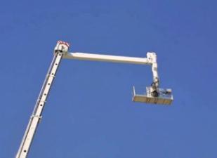 Nacele telescopice Nacele telescopice montate pe camion Multitel J 2 365 TA