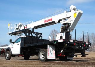 Nacele telescopice Nacele telescopice montate pe camion Elliott Equipment M43R HiReach 