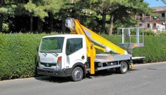 Nacele telescopice Nacele telescopice montate pe camion Multitel MT 182 Alu/AZ
