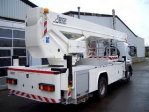 Nacele telescopice Nacele telescopice montate pe camion Bronto Skylift S 46 XDT