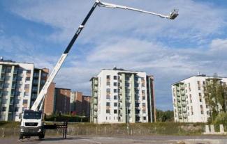Nacele telescopice Nacele telescopice montate pe camion Bronto Skylift S 50 XDTJ