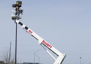 Nacele telescopice Nacele telescopice montate pe camion Elliott Equipment V60F HiReach 