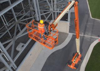Nacele telescopice Nacele telescopice pe roți JLG 1500SJ