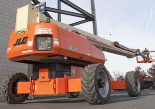 Nacele telescopice Nacele telescopice pe roți JLG 1500SJ