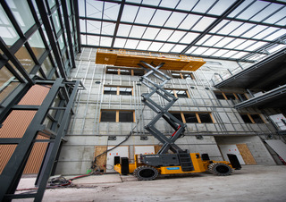 Nacele de tip foarfecă Platforme de ridicare de tip foarfecă pe roți Haulotte HS15E