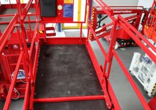 Nacele de tip foarfecă Platforme de ridicare de tip foarfecă pe roți PB PB S 151-12 E